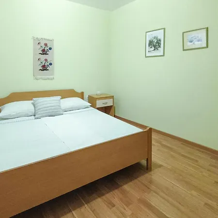 Lovely In Novigrad With Kitchen Apartment Novigrad (Istria)