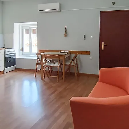 Lovely In Novigrad With Kitchen *
