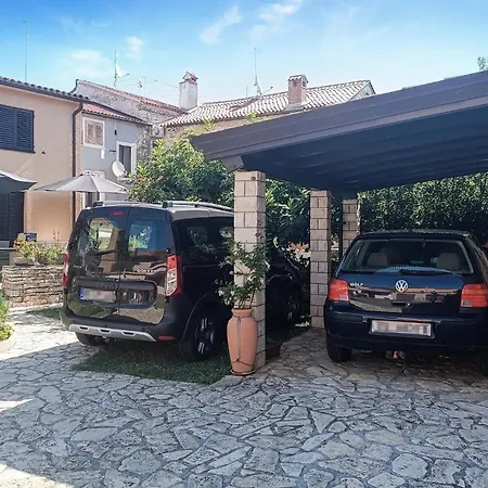 Lovely In Novigrad With Kitchen