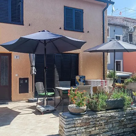 Lovely In Novigrad With Kitchen